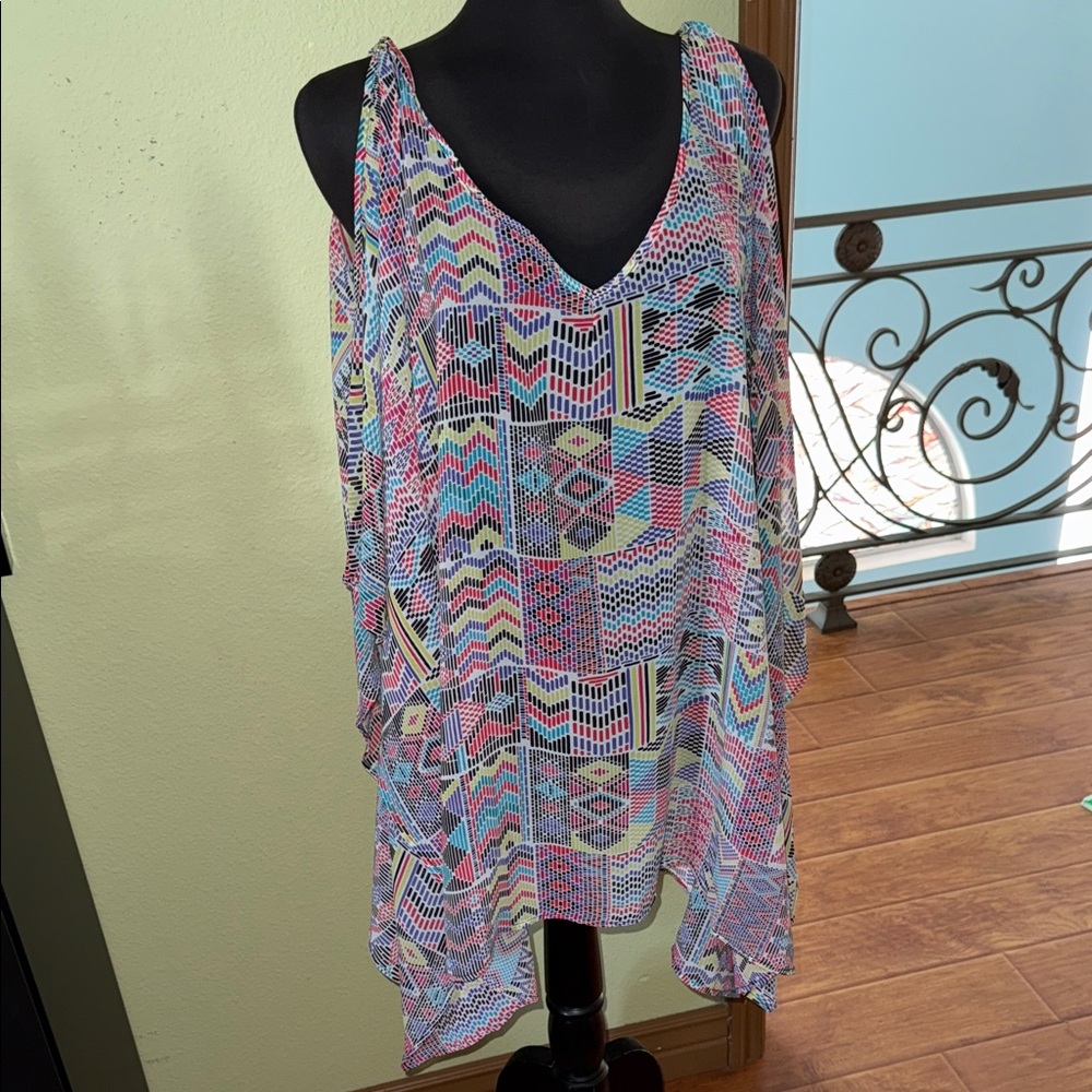 BCBG Colorful Geometric Patterned Sleeveless Top